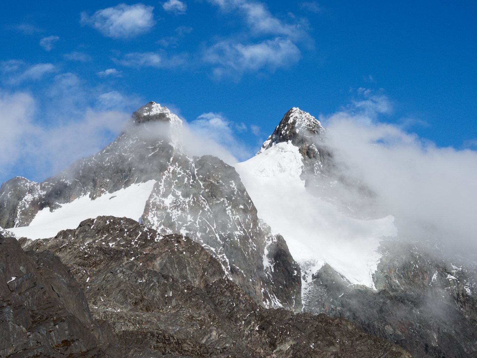 8-Day Rwenzori Mountains of the Moon Trek – Margherita Peak (5,109m)